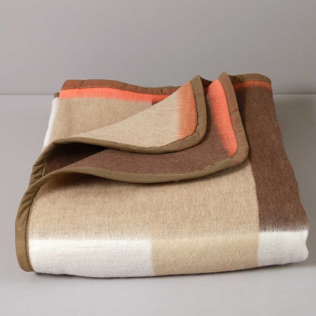 Coperta jacquard double-face misto lana color cammello